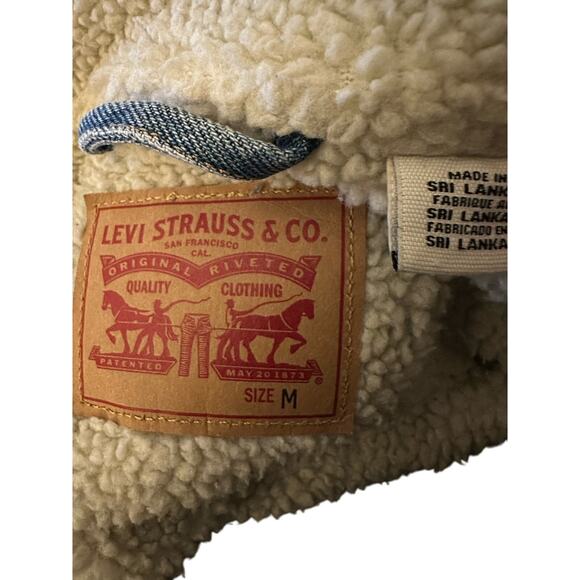 Levi's Blue Denim Jacket with Cream Collar - Picture 9 of 11